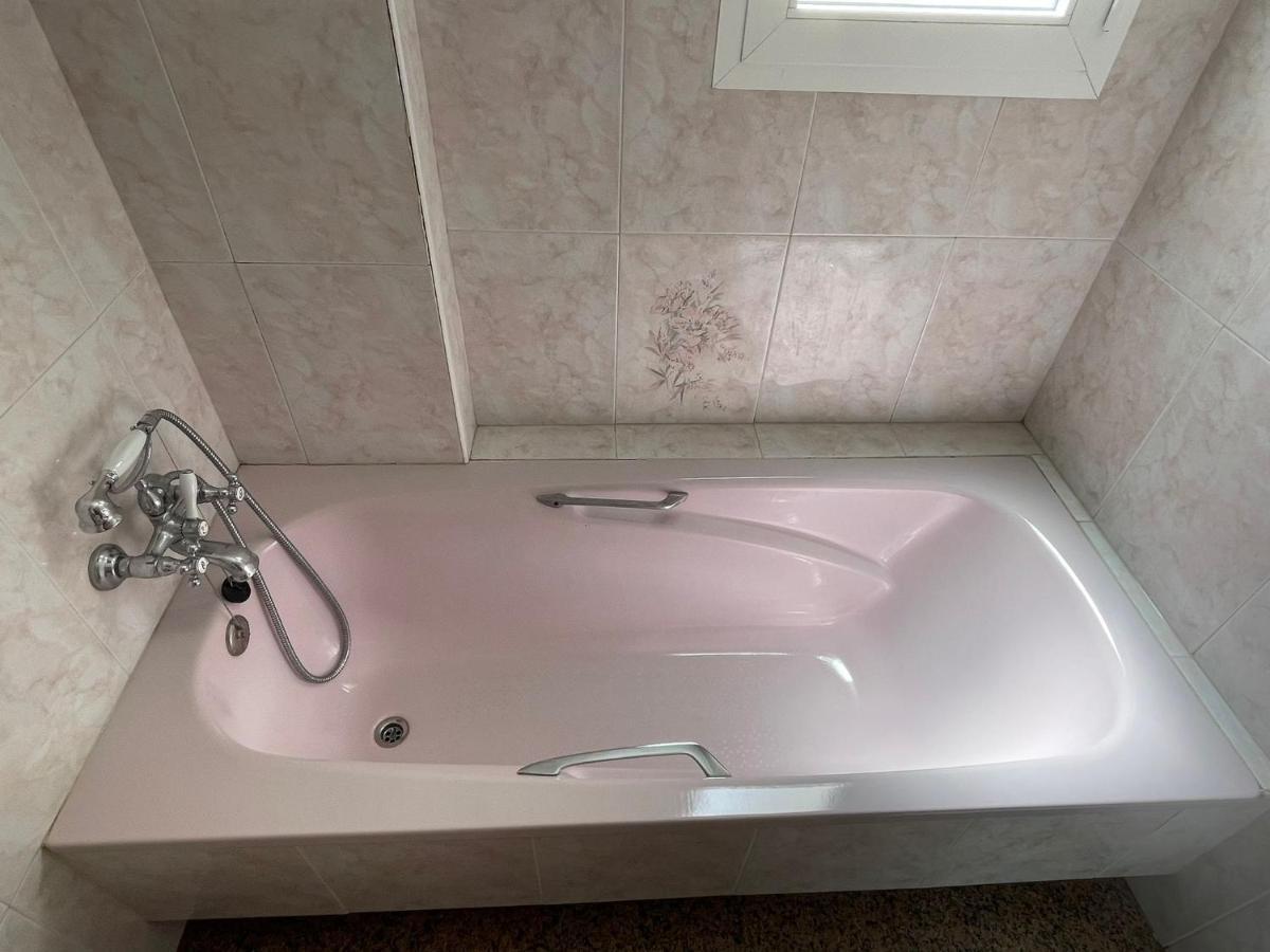 Encantadora Habitacion Privada Cerca Del Mar Málaga Exterior foto