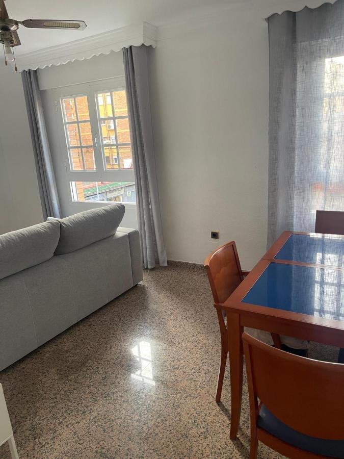 Encantadora Habitacion Privada Cerca Del Mar Málaga Exterior foto