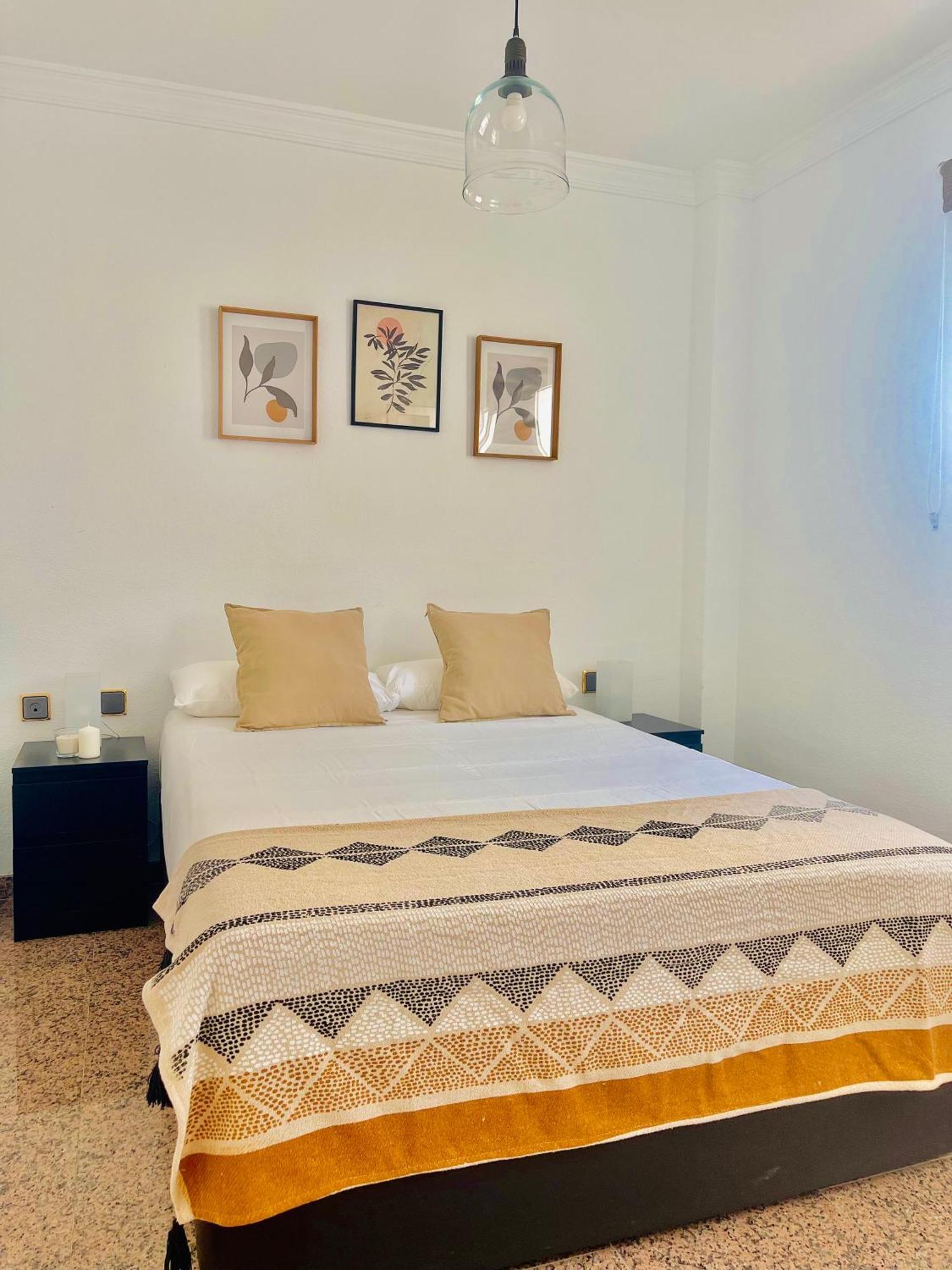 Encantadora Habitacion Privada Cerca Del Mar Málaga Exterior foto